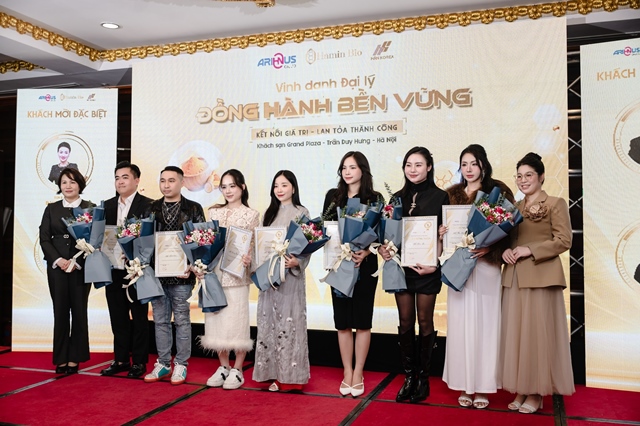 Hội thảo “Curcumin – Giải pháp vàng cho sức khỏe & sắc đẹp từ bên trong” và thông điệp chăm sóc sức khỏe từ gốc