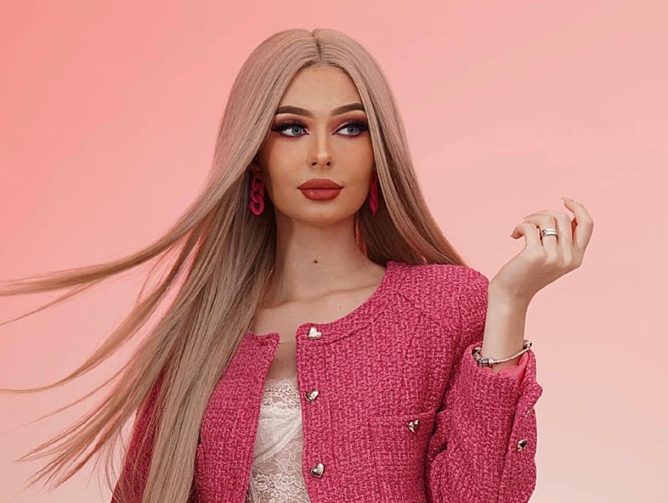 Angelina Lisica - bông hồng ngoại quốc, vừa ngọt ngào vừa nóng bỏng.